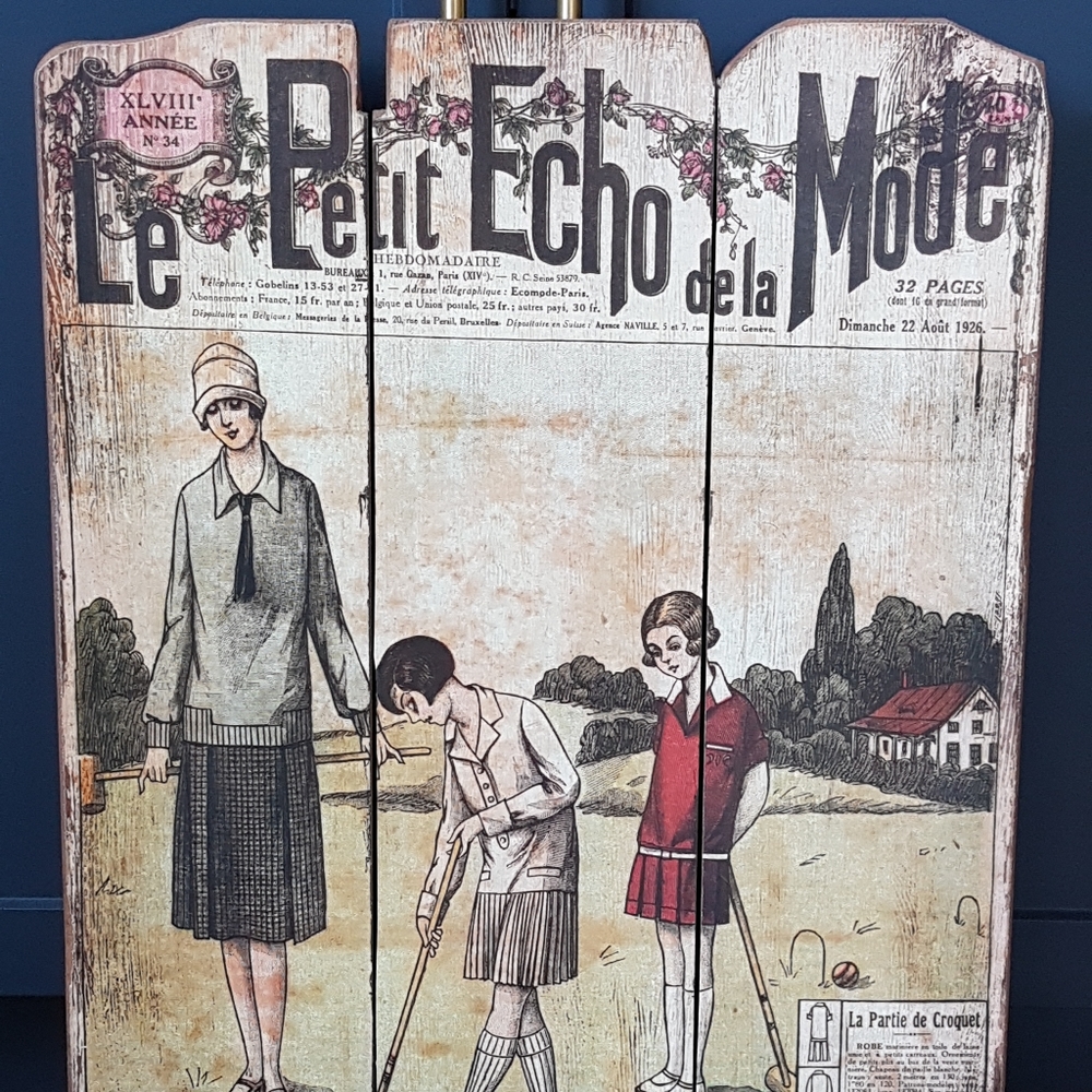 Vintage-Inspired Catalogue Cover Wooden Picture